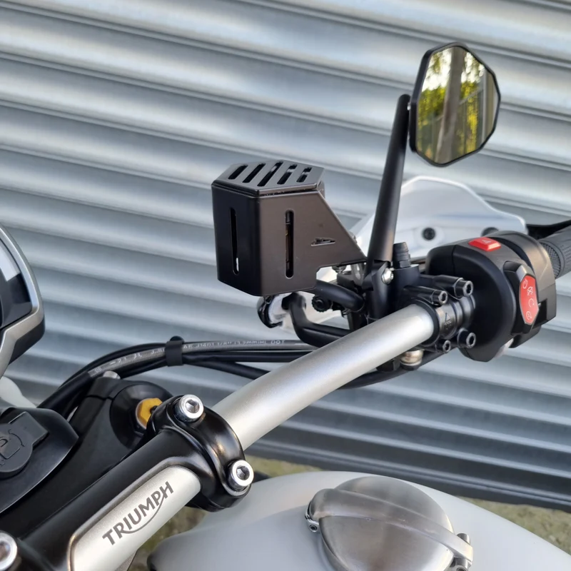 Protection bocal liquide de frein (Triumph 1200 Scrambler XE/XC, Ducati Multistrada, Harley 1250 Pan America) | Blackpines